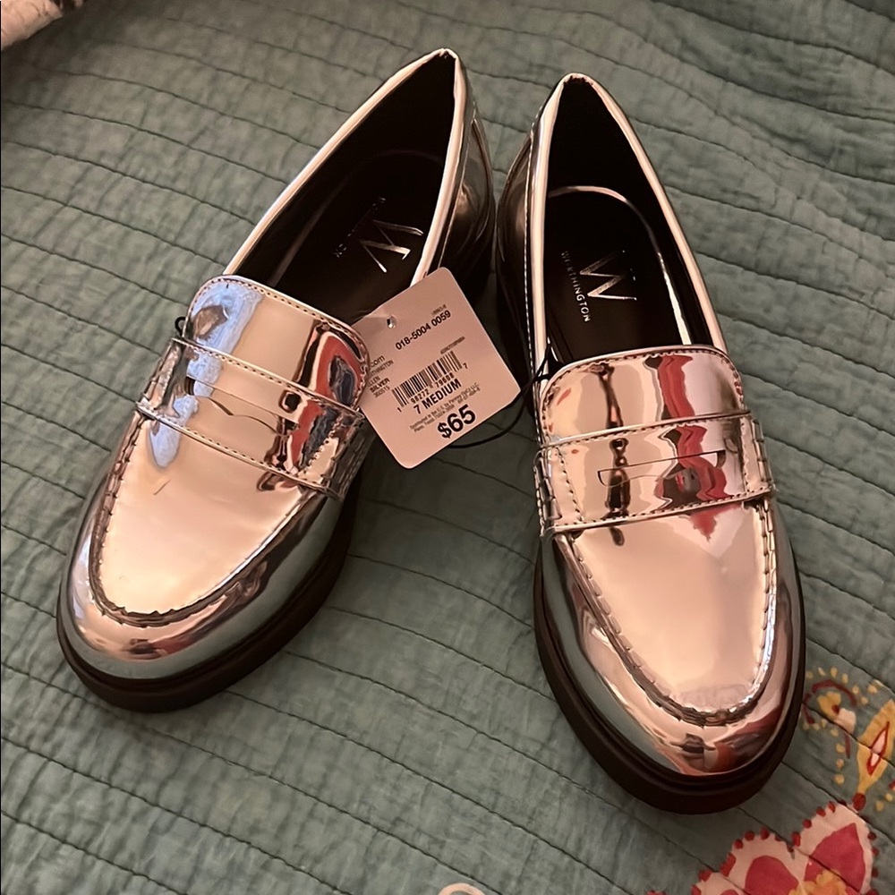 Worthington Silver Metallic Flats with Classic Loafer Design